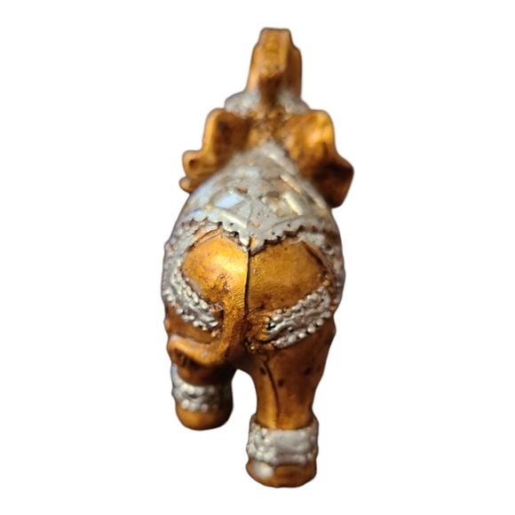 Small Indian Elephant Golden Resin Feng Shui Lucky Boho Figurine 2.5" Marked #4 - Picture 8 of 11